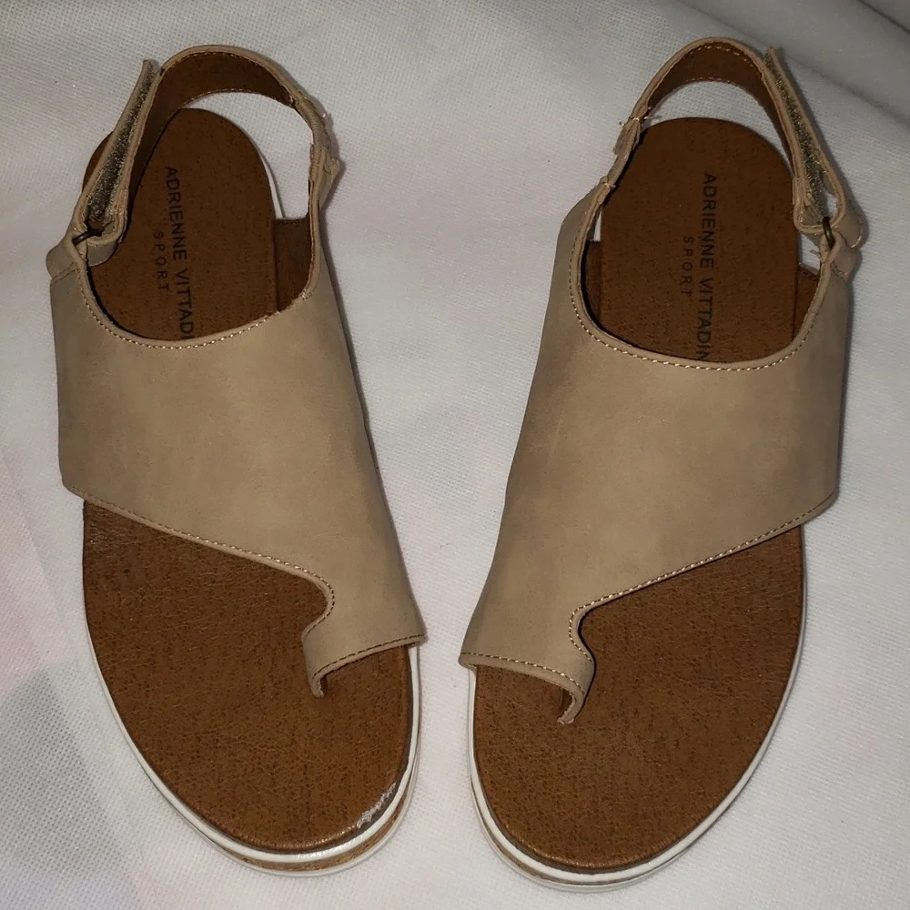 Adrienne Vittadini Sport Beige Summer Sandals 7.5 - Picture 2 of 15